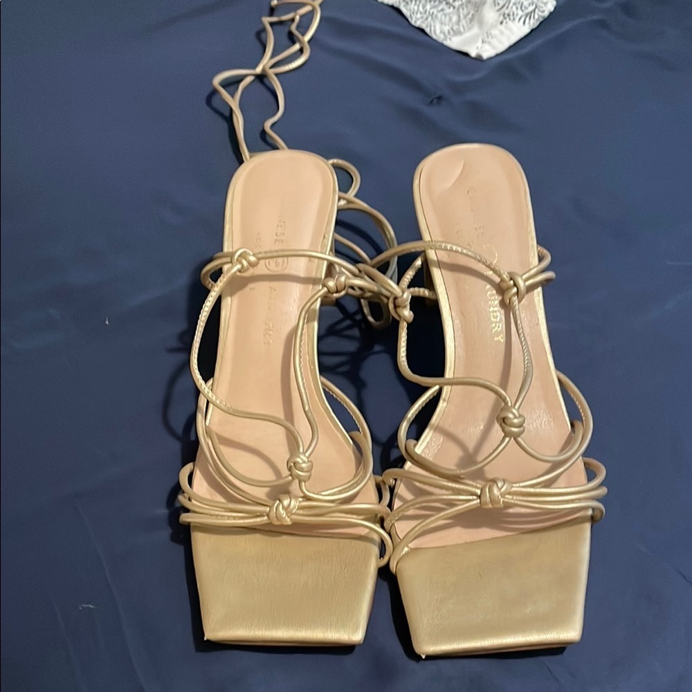 Chinese Laundry Gold Heels Elegant Design